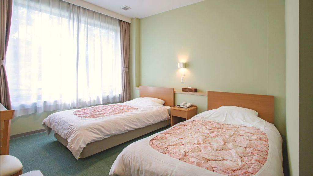 Standard, Twin Beds, Mountain Side, Mountain View