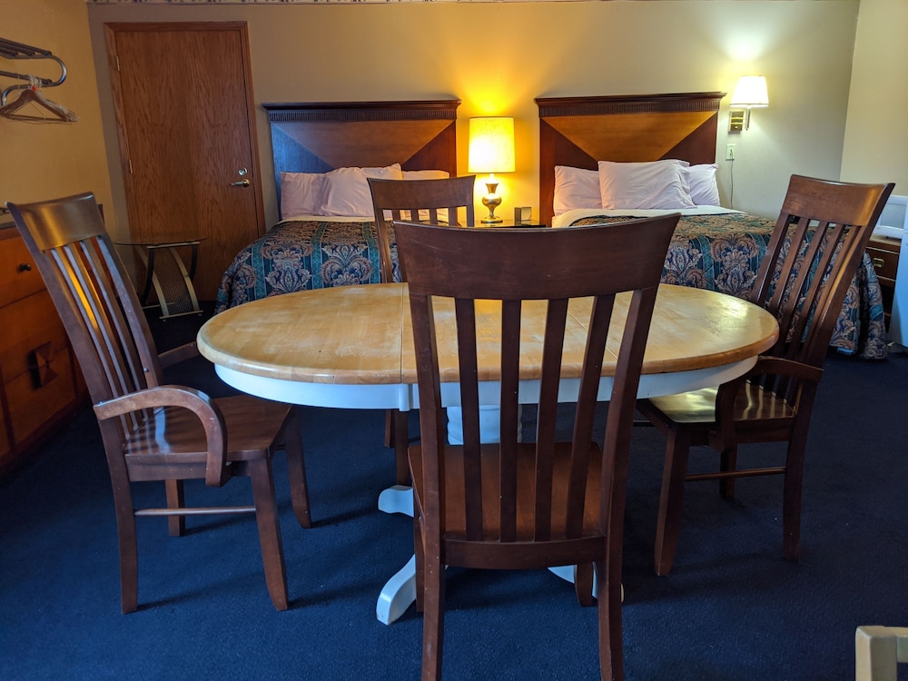 Executive Inn 29/33