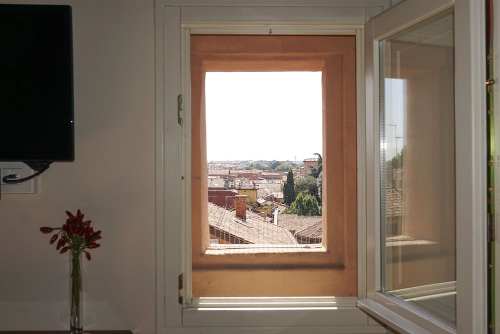 Casa Isolani Santo Stefano 30/48