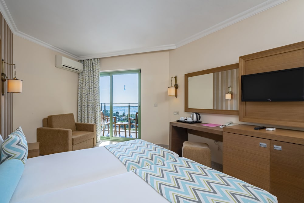 Hotel Iz Flower Side Beach 15/50