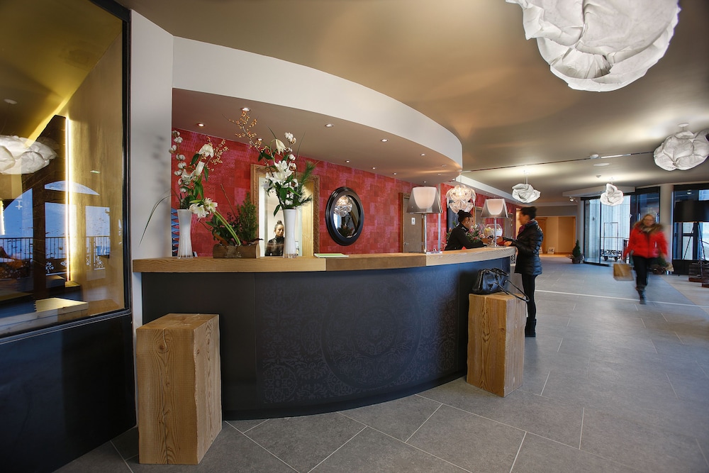 Hotel Koh-I Nor Val Thorens 8/75