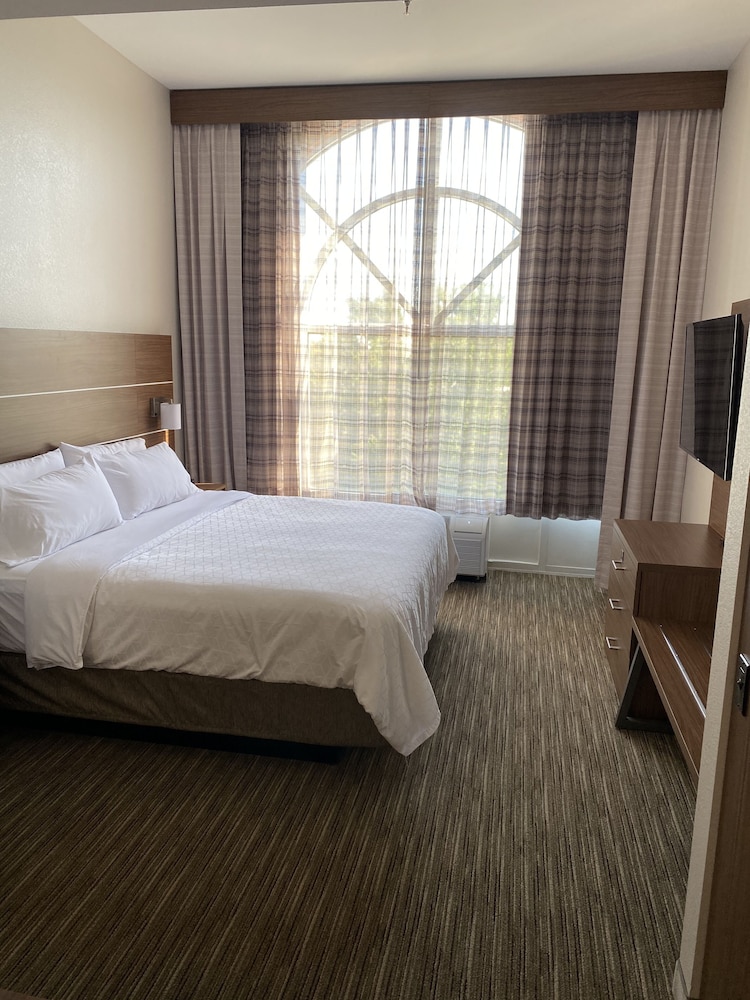 Holiday Inn Express Hotel Suites Auburn University Area 22/53