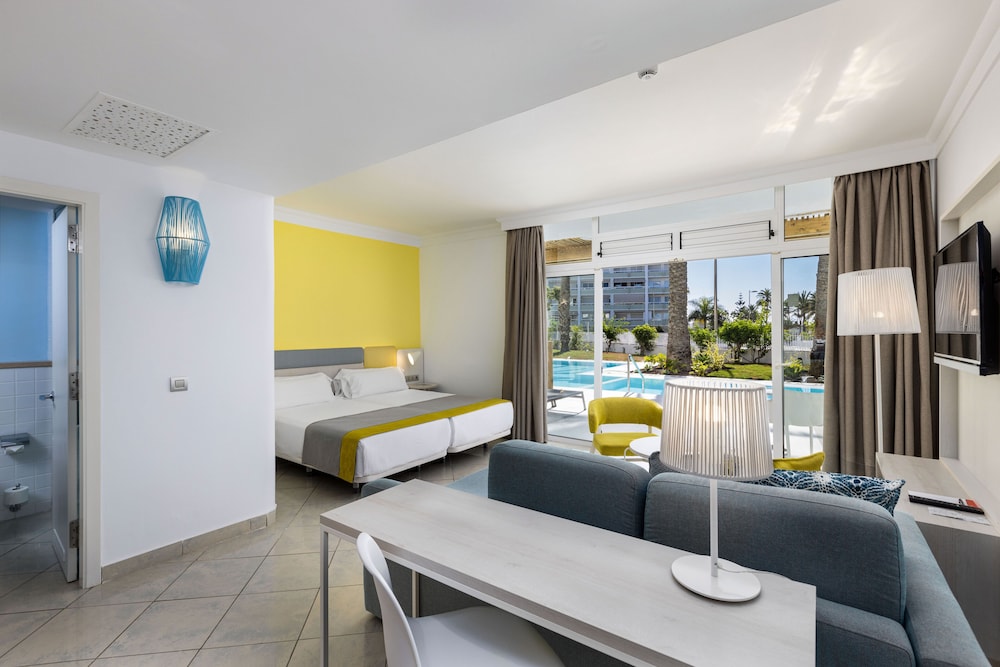 DELUXE, DOUBLE BED, PRIVATE POOL
