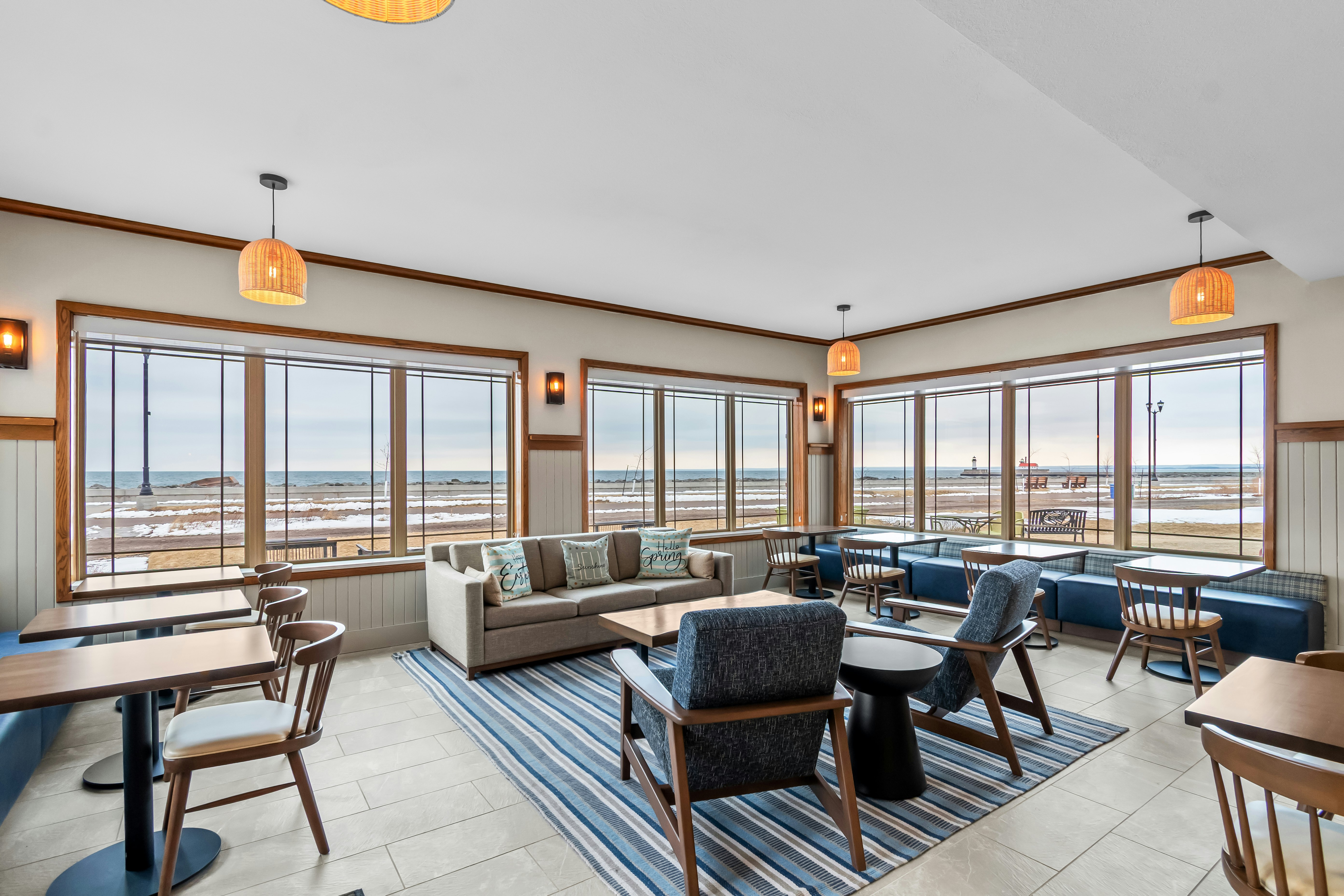 Hampton Inn Duluth Canal Park 56/77