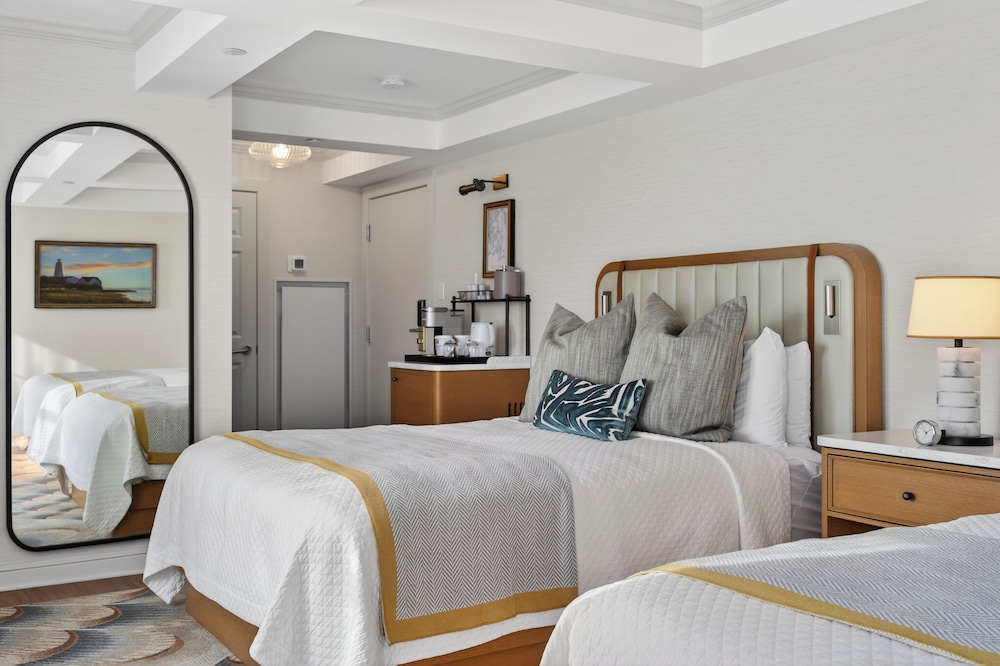 Luxury, 2 Queen Beds, Water View, Main Building