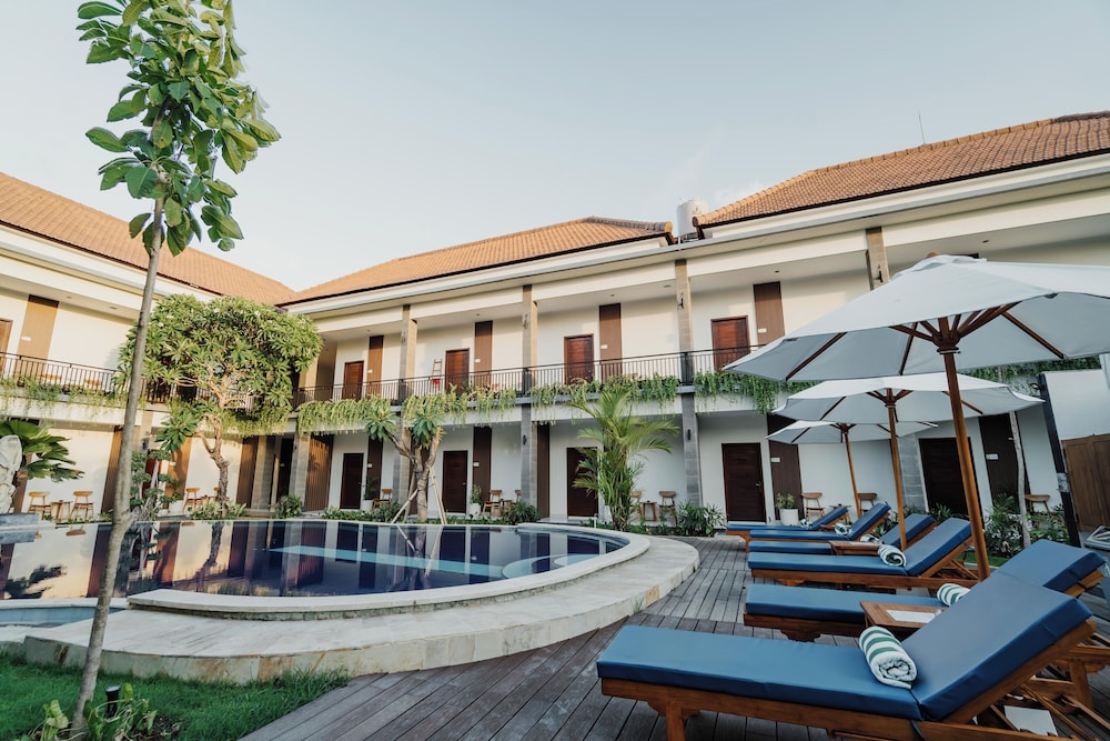 You Suite Seminyak 4/31