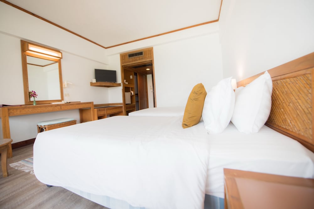 Rayong Resort Hotel 15/65