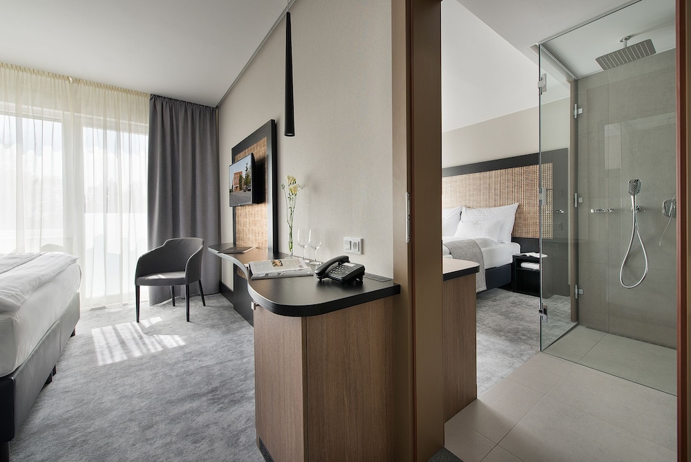 PREMIUM Hotel 68/69