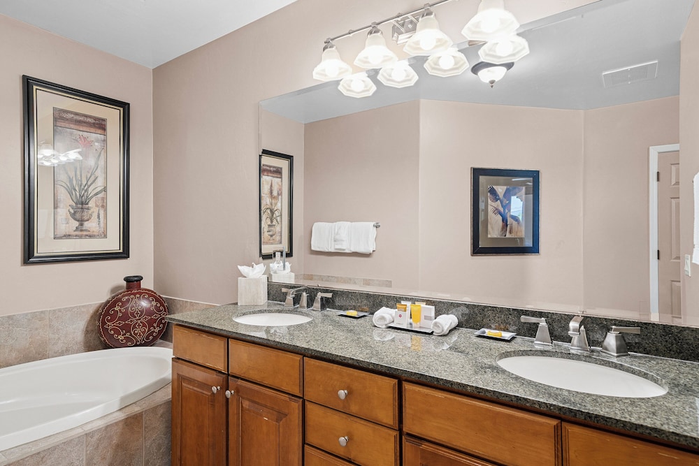 Wyndham Green Valley Canoa Ranch Resort 47/47
