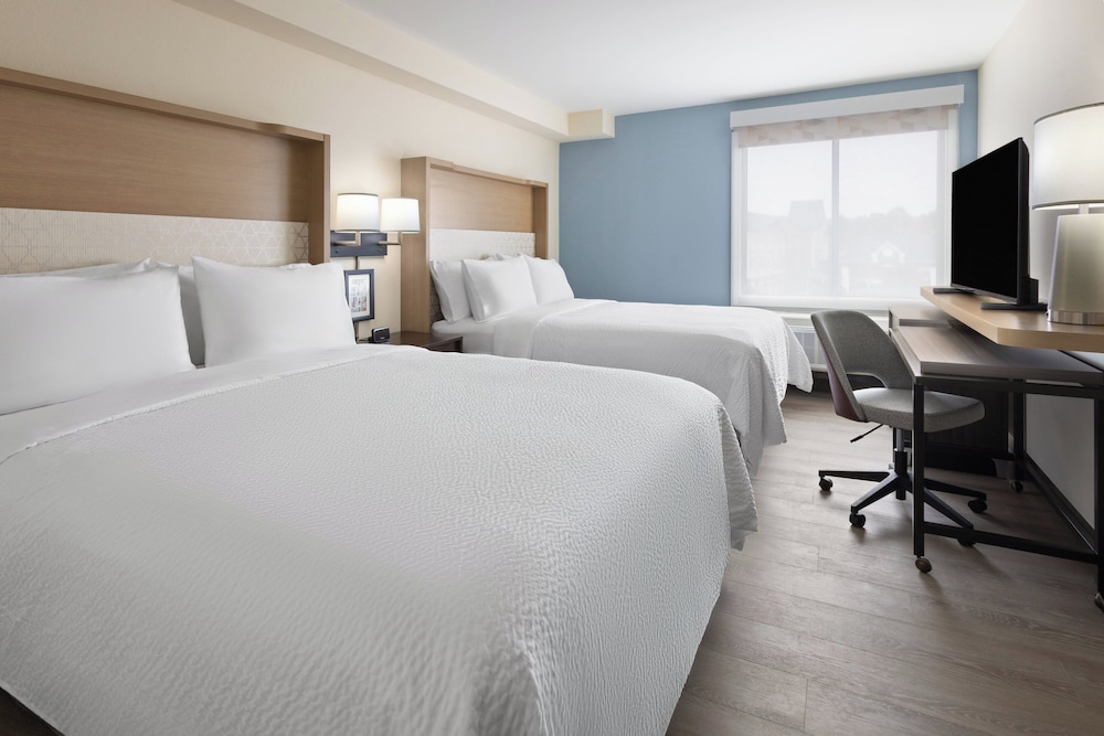 1 Bedroom, Suite, 2 Queen Beds, Bathtub, Accessible