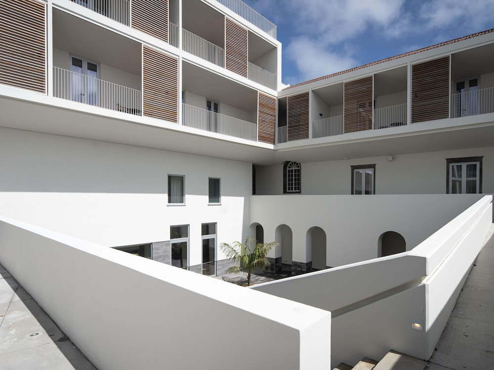 Mercure Ponta Delgada Azores 3/50