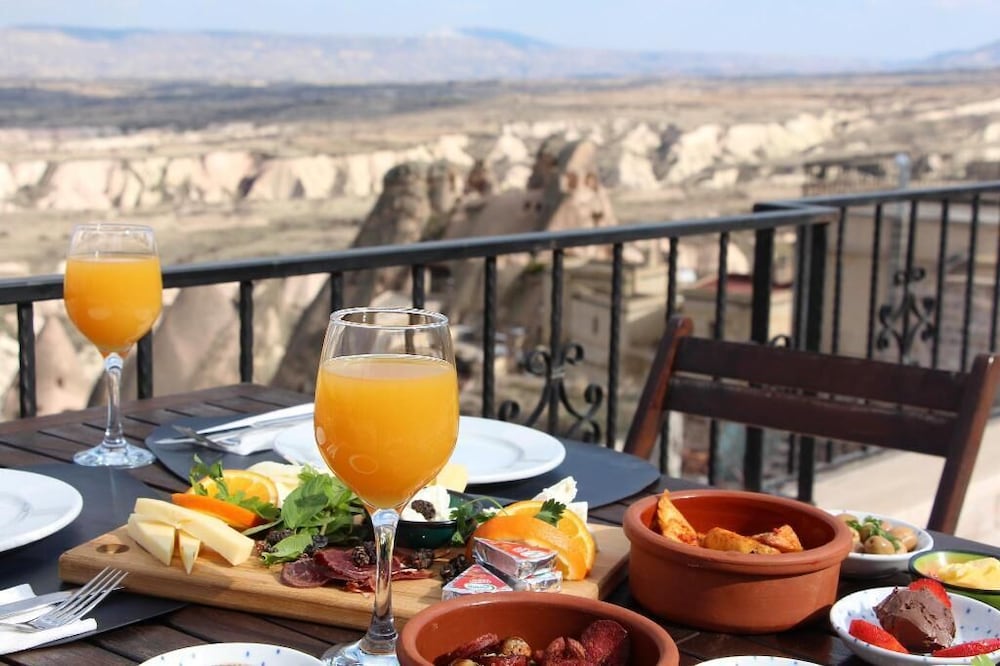 Alice in Cappadocia 29/46