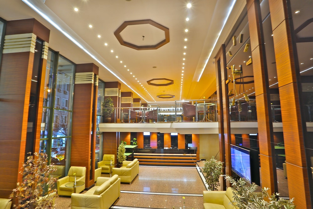 Grand Madrid Hotel 10/34