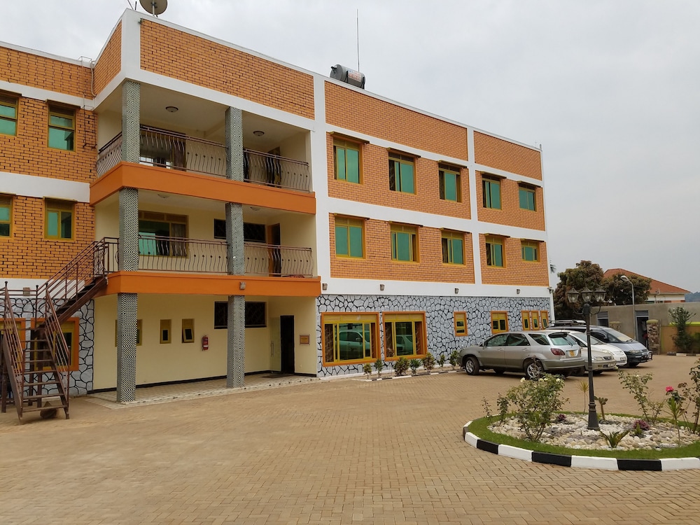 Sibyangu Standard Hotel 5/20