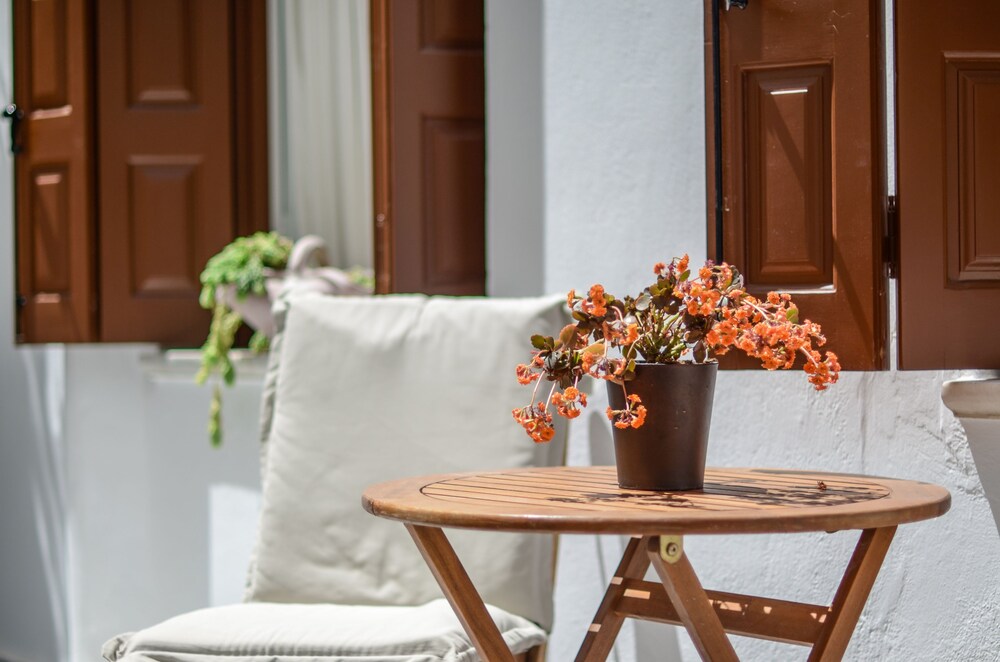 Naxos Center Houses 39/50