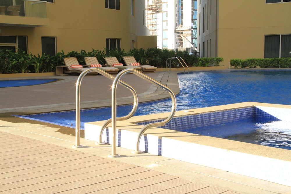 Gulf Suites Hotel Amwaj 27/50