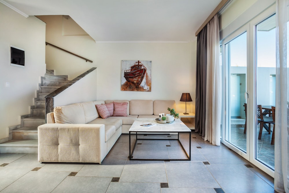 Sunny Villas And Spa 20/50
