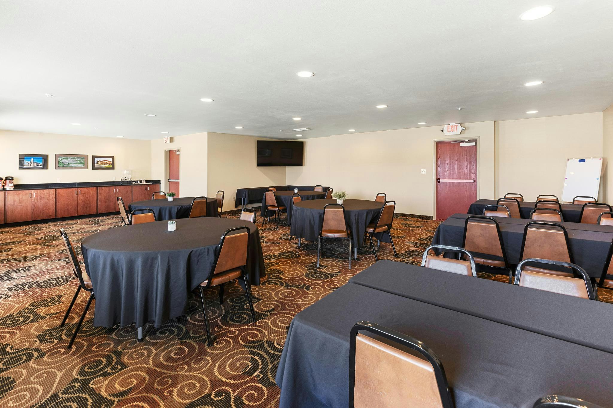 Cobblestone Hotel Knoxville 44/56