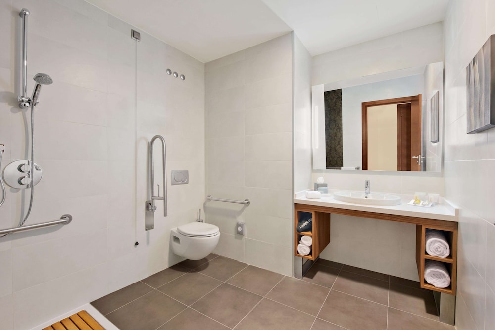 Hilton Garden Inn Sevilla 12/55