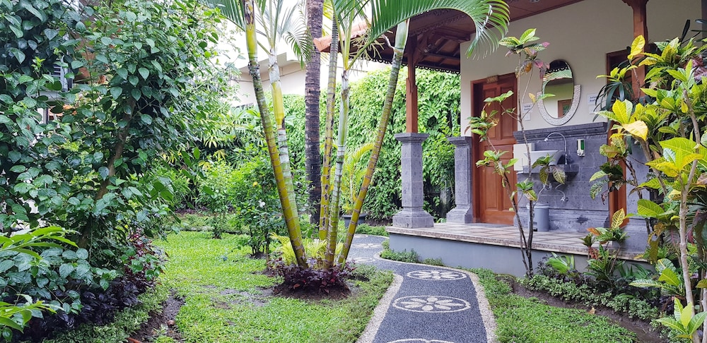 Kusnadi Hotel 47/50