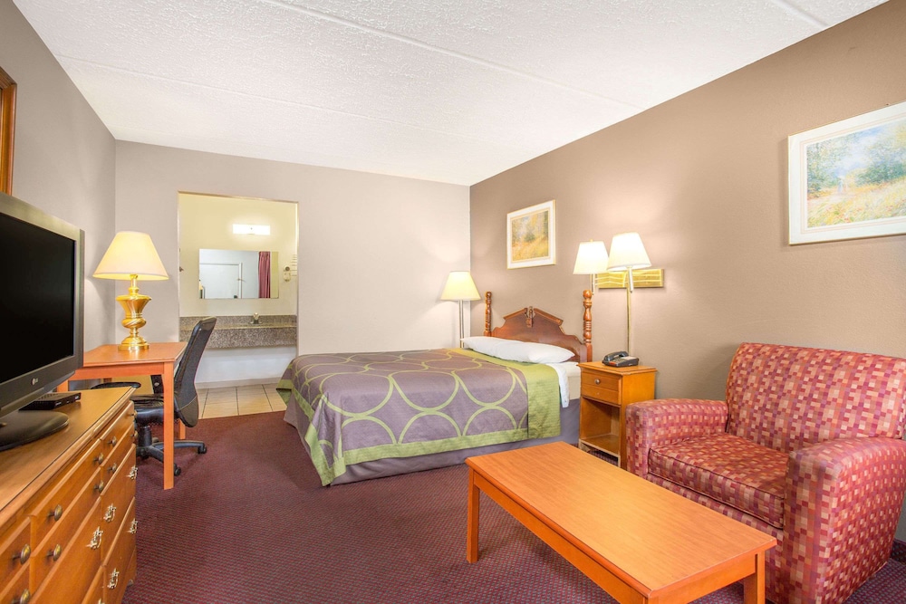 Rodeway Inn Glade Spring 16/24