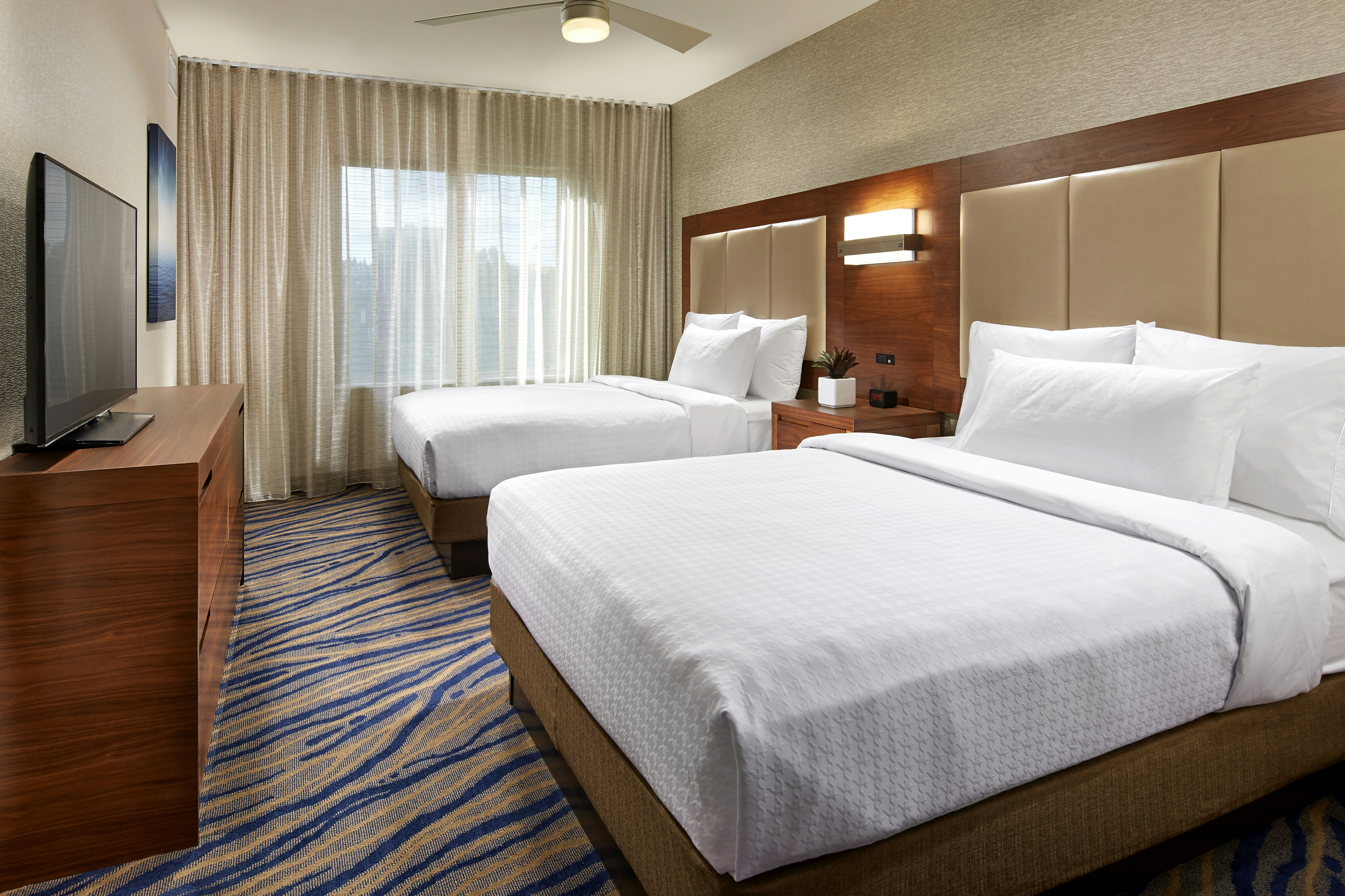 1 BEDROOM, SUITE, 2 QUEEN BEDS