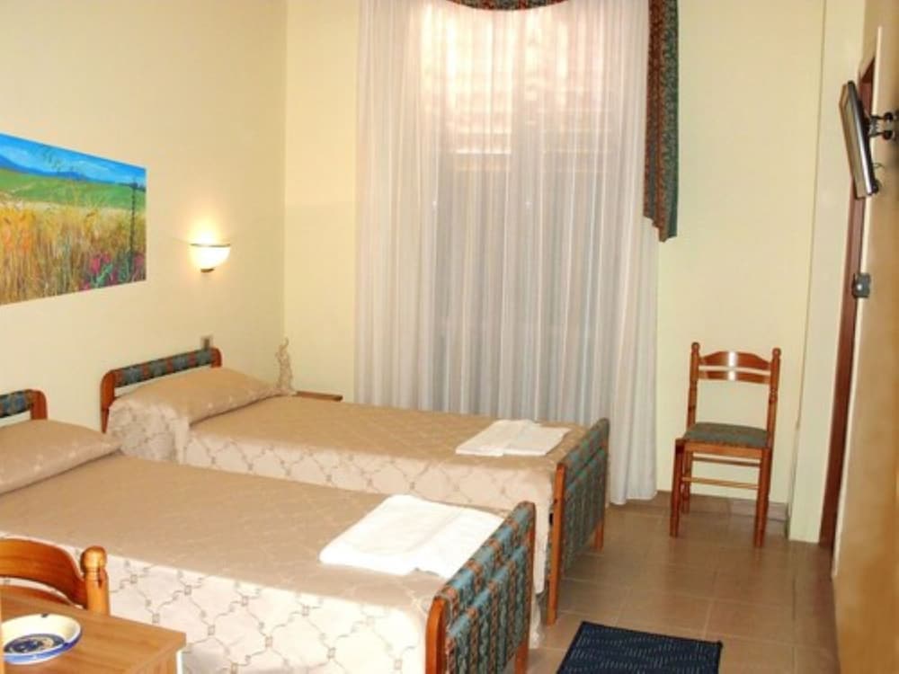 Cordial Hotel 10/33