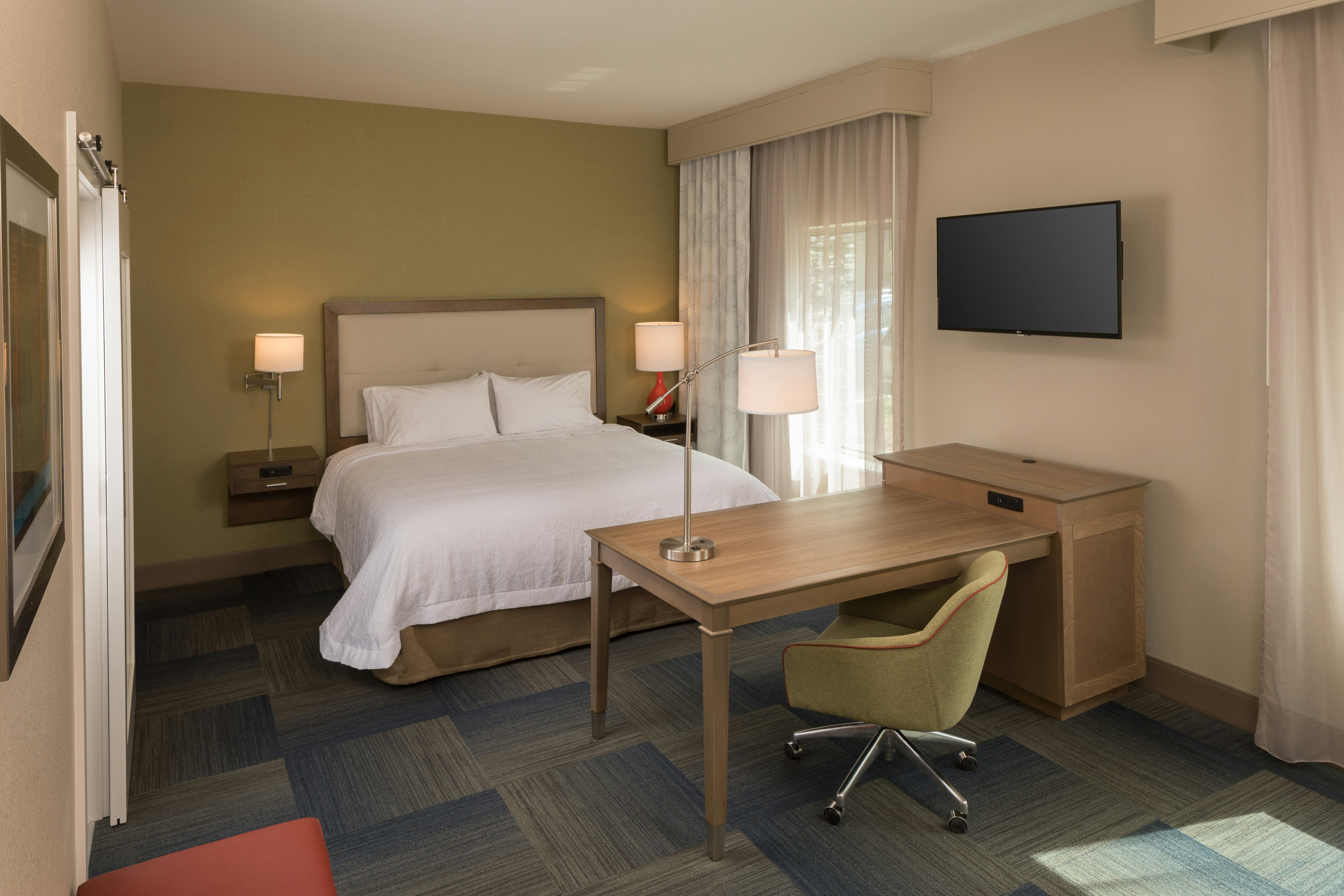Hampton Inn Suites Asheville Biltmore Village 49/58