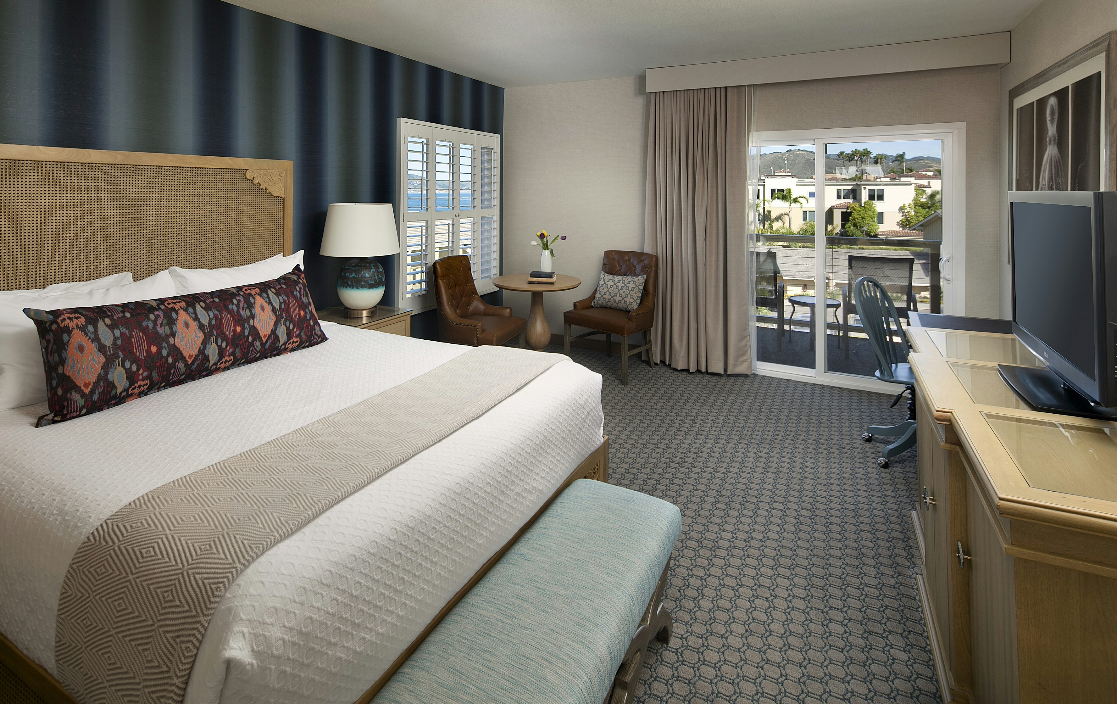Room, King Bed, Partial Ocean View