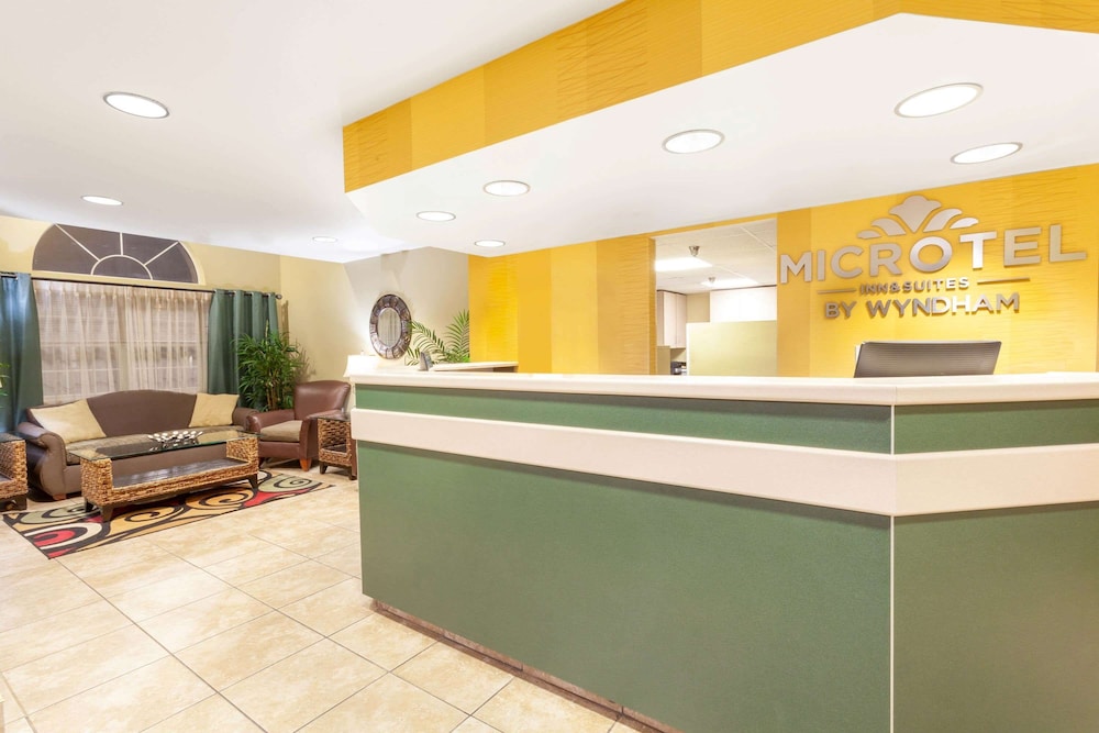 Microtel Inn & Suites by Wyndham Gulf Shores 4/64