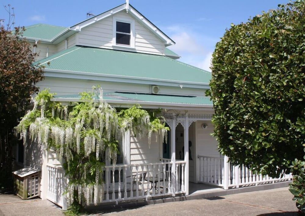 The Great Ponsonby Arthotel 4/72