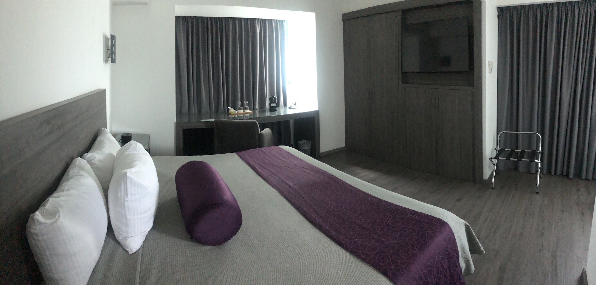 BUSINESS, SUITE, STREET VIEW, LIVING AREA