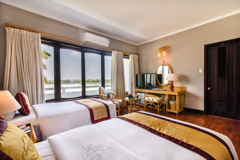 Huong Giang Hotel 18/77