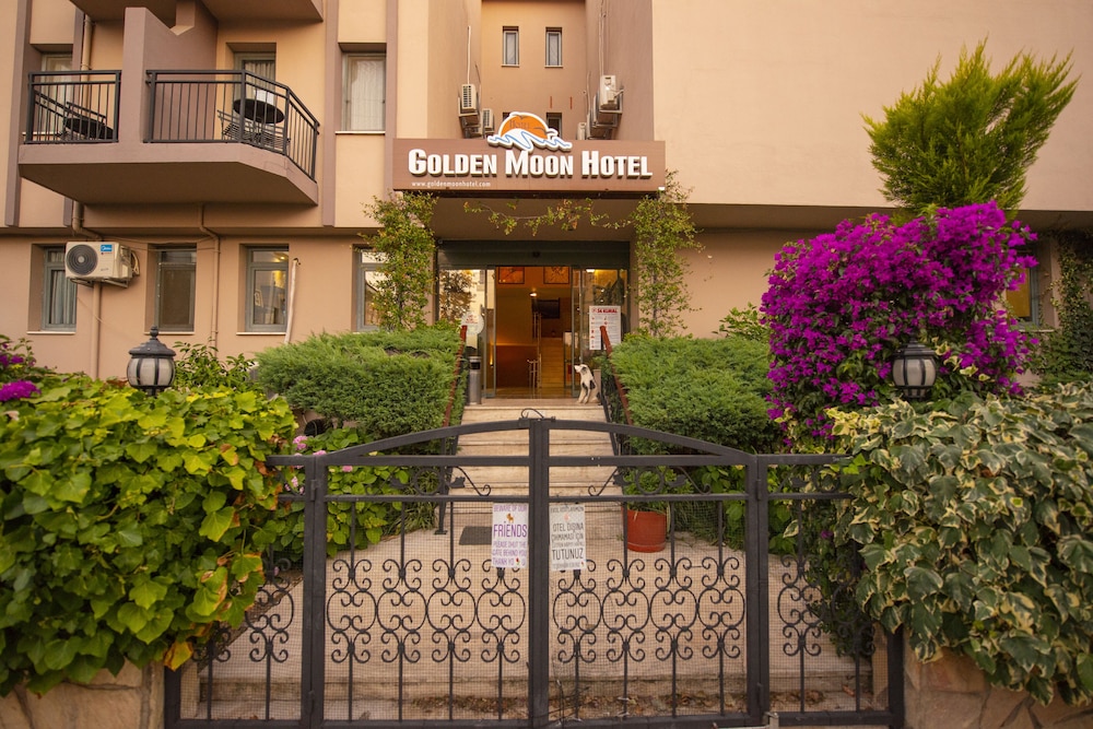 Golden Moon Hotel 24/24