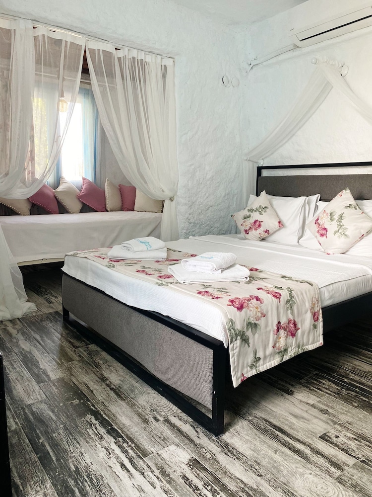 suite, jetted tub