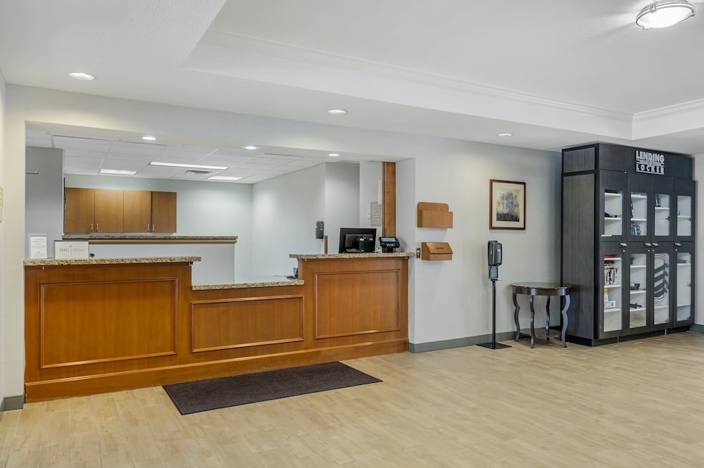 Candlewood Suites Indianapolis East 3/52