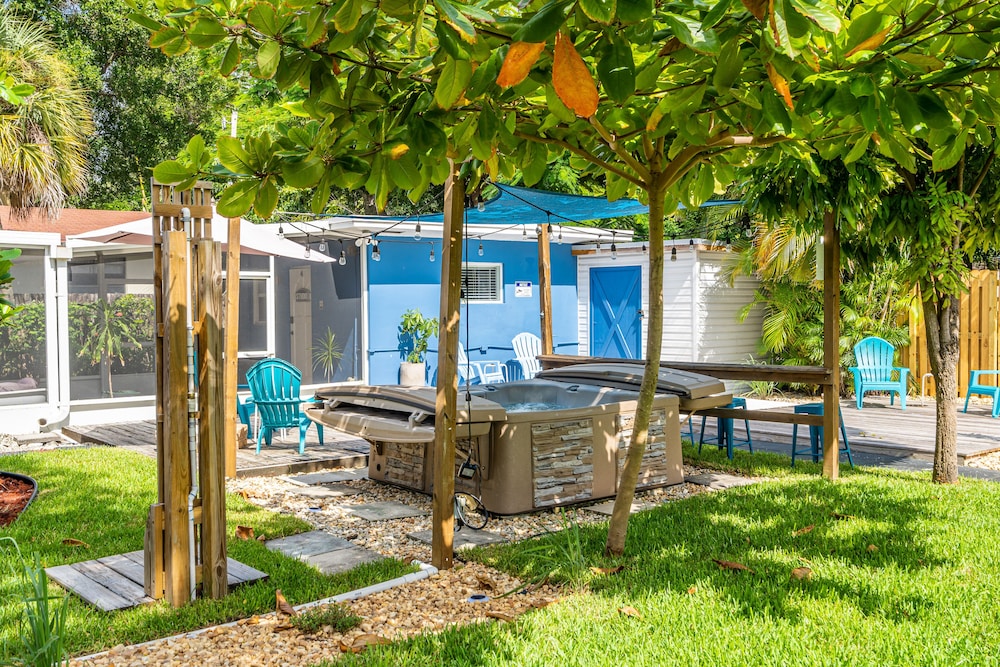 The Blue House Fort Lauderdale Airport/Cruise image