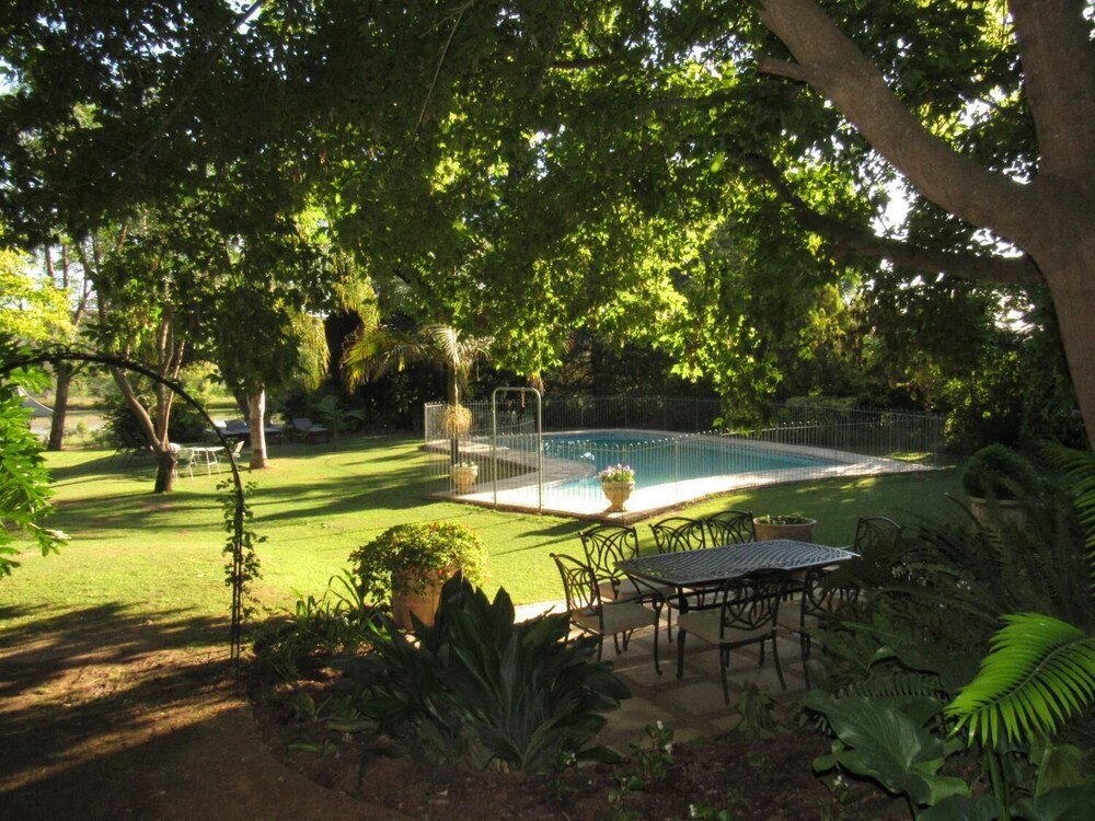Happy Lands Self Catering/B&B 39/48
