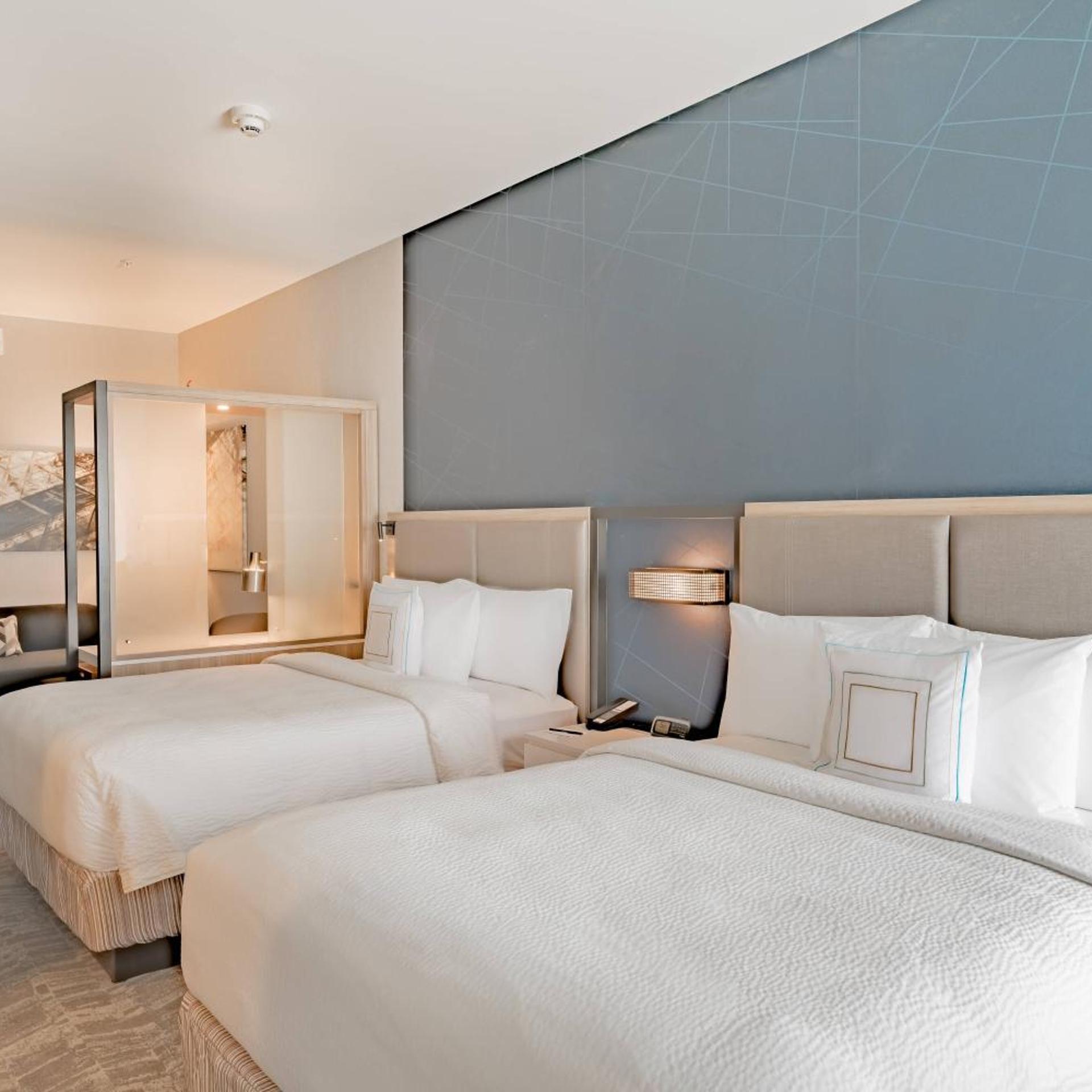 Suite, 2 Queen Beds, Trundle Bed, Sofa, Bathtub, Accessible