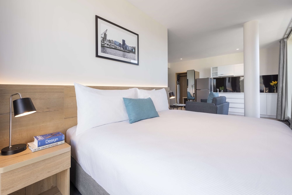 Oaks Wellington Hotel 20/73