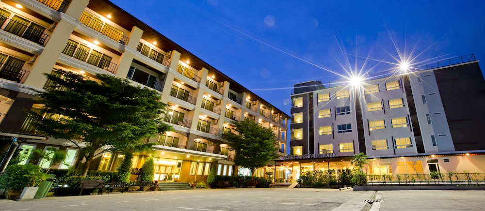 Sinsuvarn Airport Suite 63/67