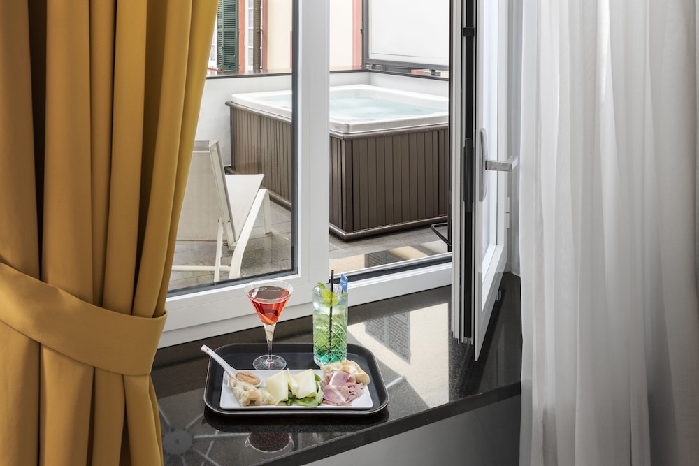 LHP Napoli Palace and Spa 48/65