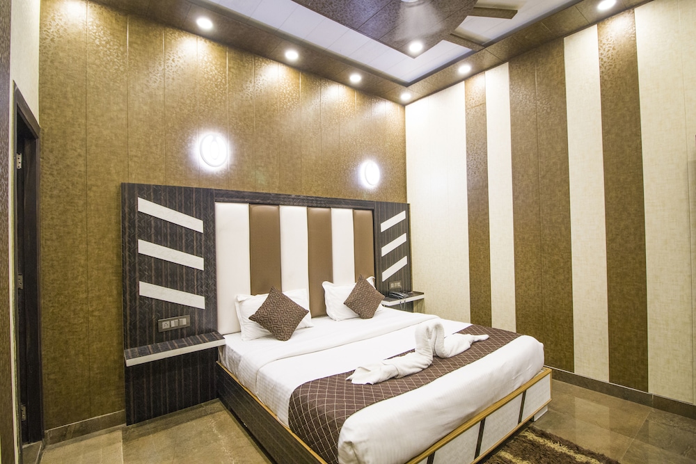 Hotel Pardesi 25/45