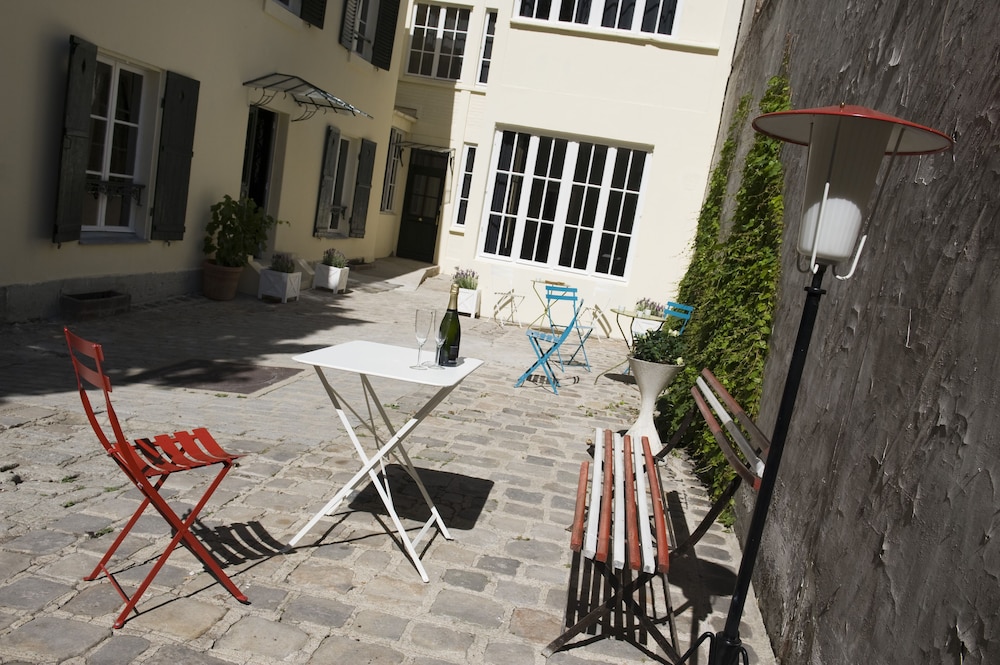 Helzear Montparnasse Suites 54/61