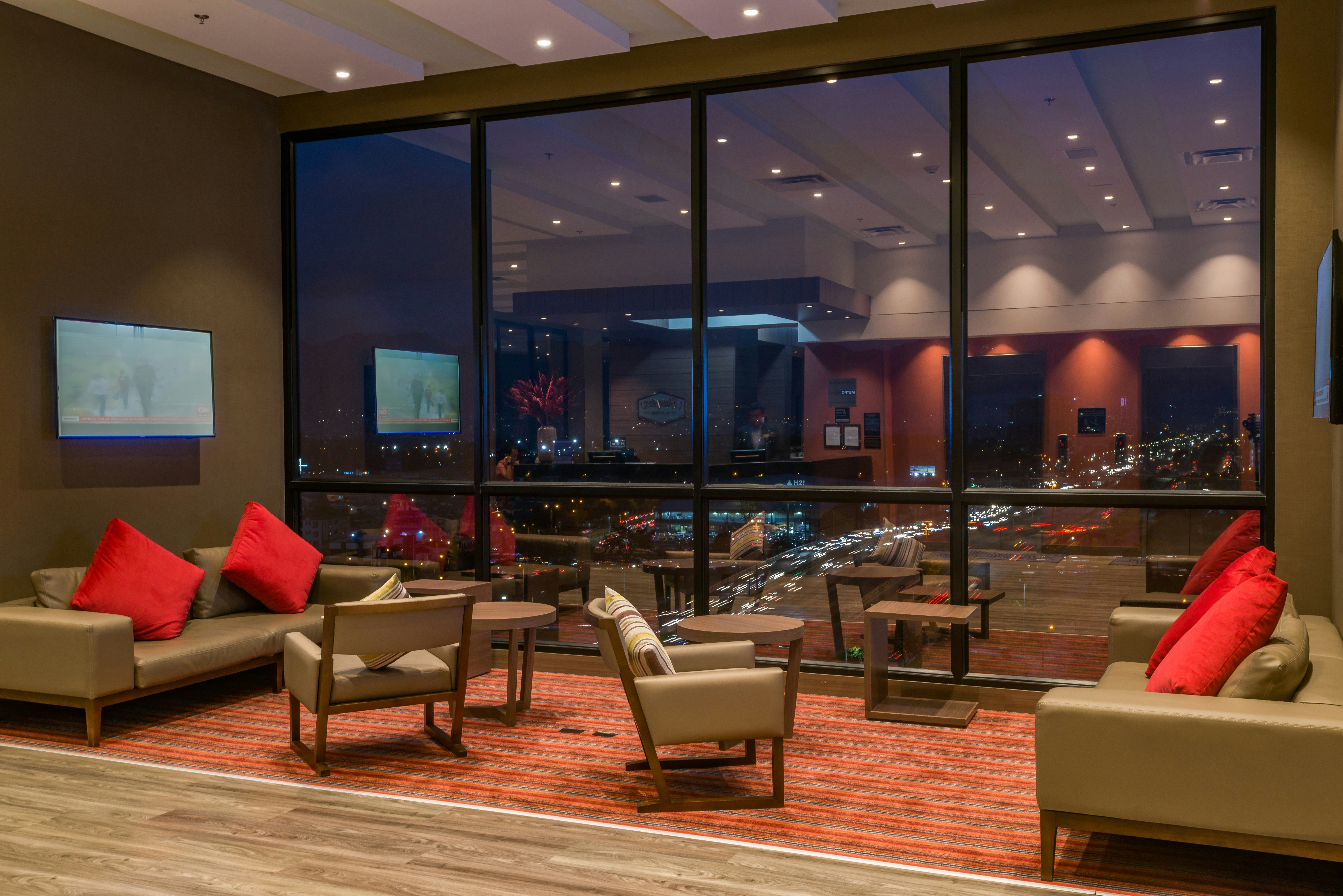 Hampton By Hilton Bogota Airport 24/44