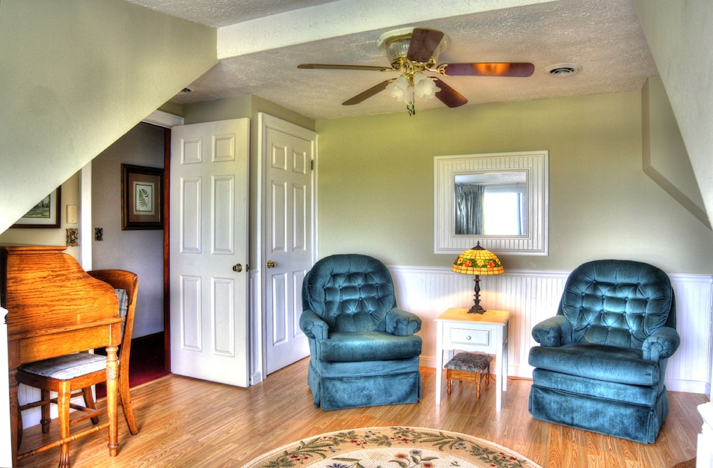 Los Gatos Bed & Breakfast 26/50