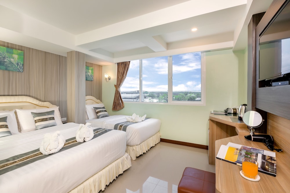 RoomQuest Suvarnabhumi Airport Rom Klao 40/55