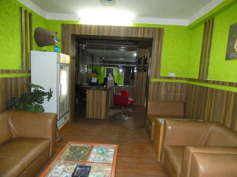 Sara's Backpackers Hotel 9/74