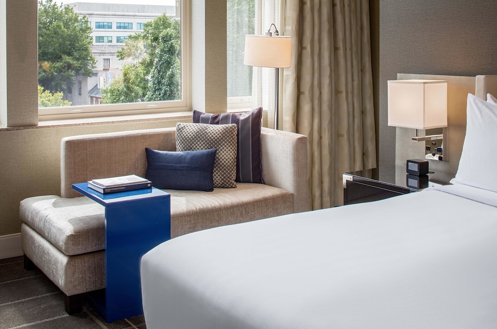 Hilton Richmond Downtown 18/73