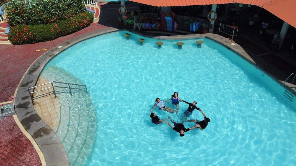 Subic Waterfront Resort & Hotel 30/55